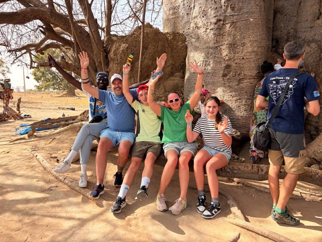 Désert de Lompoul au coucher du soleil Balade en dromadaire dans le désert de Lompoul Sénégal au coucher du soleil”